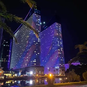 Orbi Twin Towers **** Батуми